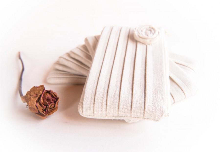 Mariage - 6 Ivory Bridesmaid Gift Idea Clutches, bridesmaid wedding bridal clutch purse set, White Ivory Clutch, Romantic Rose