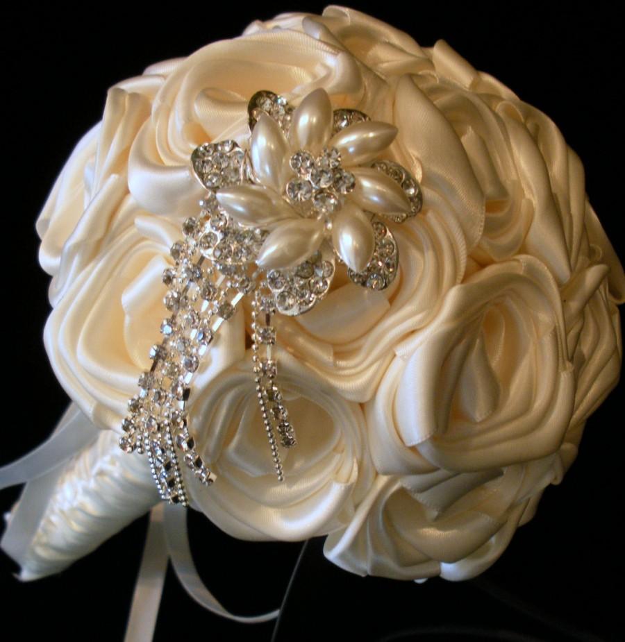 زفاف - Antique White Cascading Pearl Brooch Bouquet