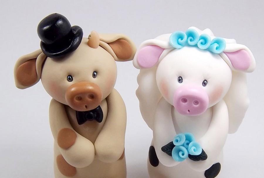 Hochzeit - Cow Cake Topper, Wedding Cake Topper, Bull Figurine, Bull and Cow