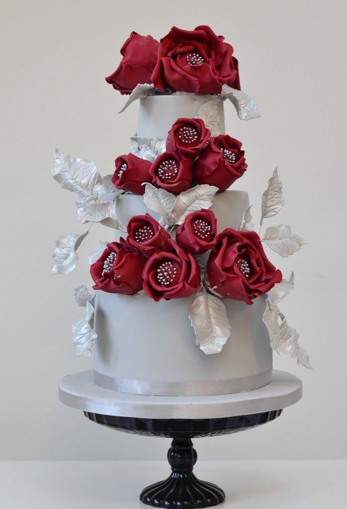 Mariage - White Wedding Cake With Red Roses