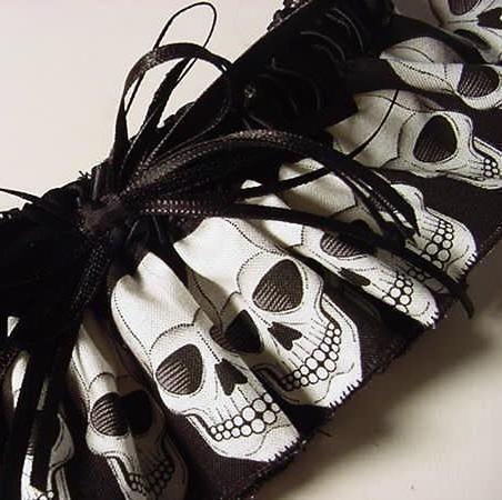 Wedding - Wedding garter Goth Skull Garter Wedding Bride Black and White Punk Rocker