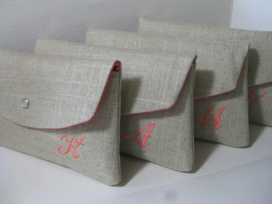 Mariage - Personalized, Monogrammed Bridesmaid Clutches in Natural Linen with Initial, Sets of 4,5,6,8 / New Angled Envelope Clutch