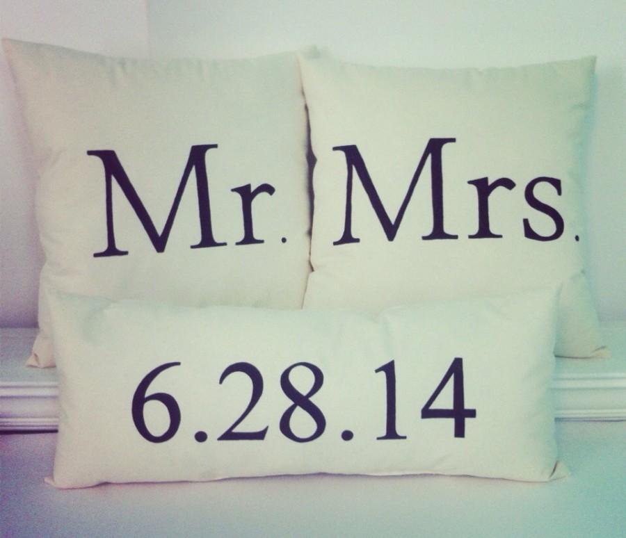 Wedding - Mr. & Mrs. Pillows with date (Stuffed)