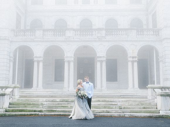 Свадьба - Stunning Winter Wedding Inspiration In The Fog (Magnolia Rouge)