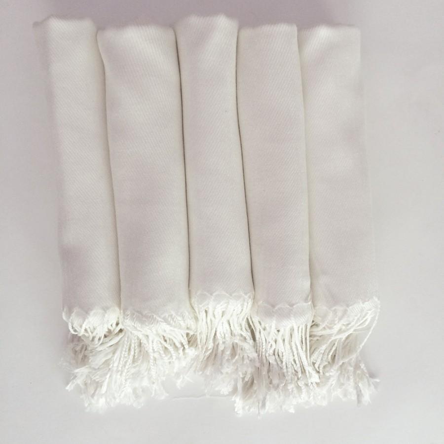 Свадьба - Pashmina Shawl Ivory or White - Bridesmaid Gift, Wedding Favor, Bridal party gift - Monogrammable