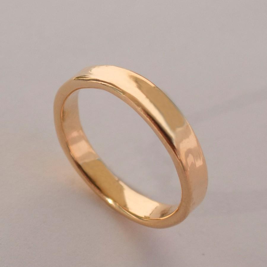 Simple gold wedding rings