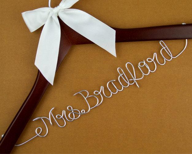 Mariage - Promotion, Single Line Bride Name Personalized Wedding Hanger, Personalized Custom Bridal Hanger, Brides Hanger, Bridal Gift #4