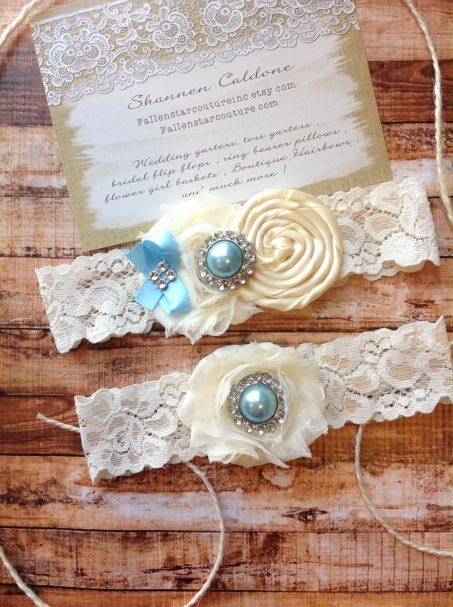 Hochzeit - Garter/ ivory wedding garter / bridal  garter/  lace garter / toss garter / Something BLue wedding garter / vintage inspired lace garter