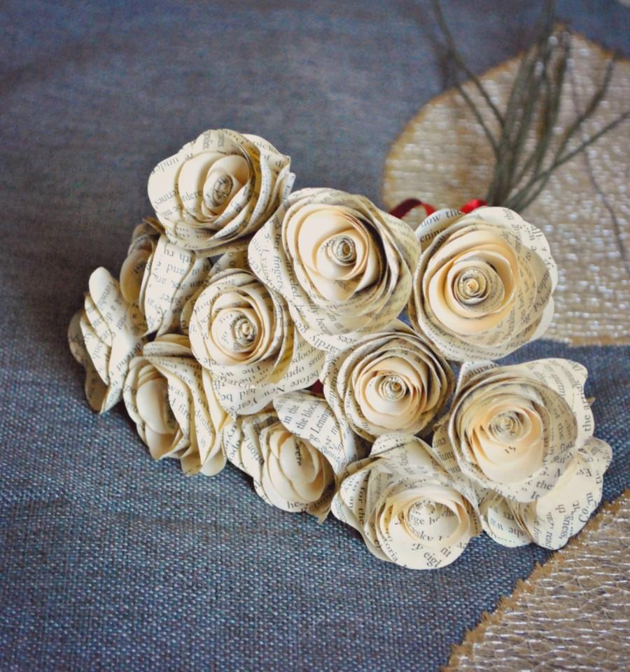 Mariage - One Dozen Stemmed Paper Flowers - 12 Piece Vintage Book Paper Flowers - Stemmed Paper Roses - Home or Party Decorations