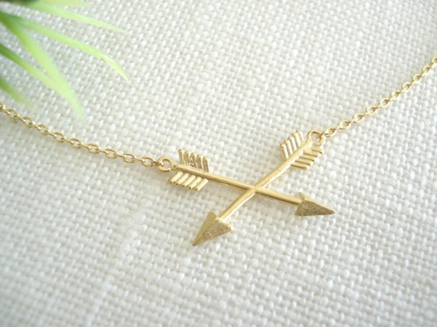 Mariage - Friendship Necklace...Gold crossed arrow for best friends, bridesmaid gift, simple everyday, bridal wedding jewelry