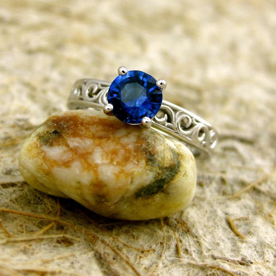 Mariage - Blue Sapphire Engagement Ring in 14K White Gold with Detailed Scroll Pattern Size 6/3mm
