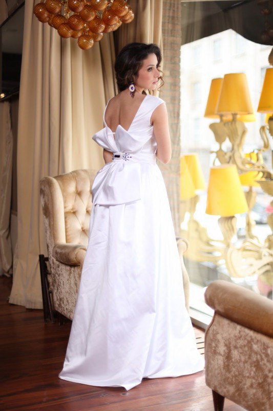 Mariage - ON SALE Princess Style Long Wedding Dress with Open Back - Zlata