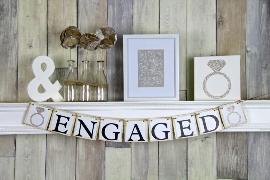 Hochzeit - Engaged Banner, Engagment Banner, Engagement Bunting, Bridal Shower Banner, Engagement Prop