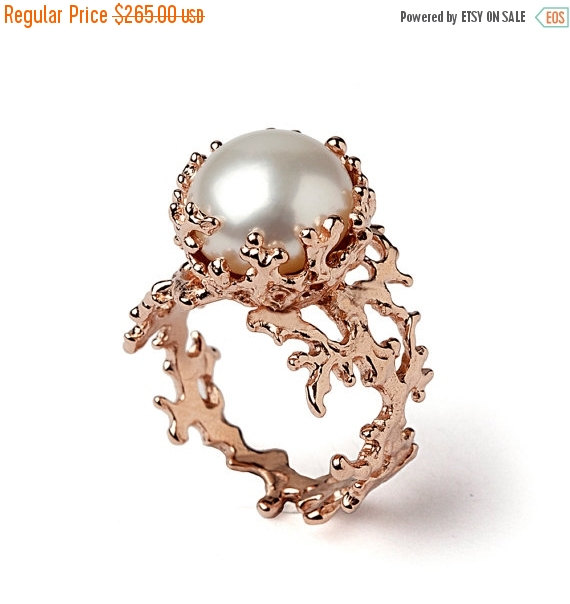 Свадьба - Black Friday SALE - CORAL Rose Gold Ring, Gold Pearl Ring, Pearl Engagement Ring, Rose Gold Engagement Ring, Statement Ring, Large Pearl Rin