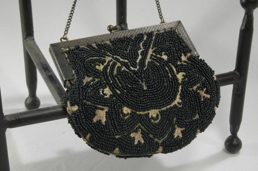 Hochzeit - 1900's Handmade Hand Beaded Black And Ivory Embroidered Evening Purse Black Beaded Kitty Cat Evening Bag
