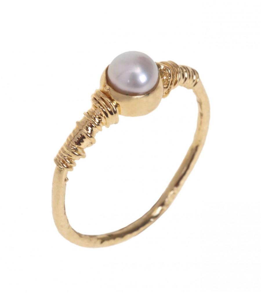 Mariage - Alternative engagement ring, 14K Gold Filled Classic Engagement Pearl ring, 14K Gold plated pearl ring, bridesmaids ring, Free Shipping