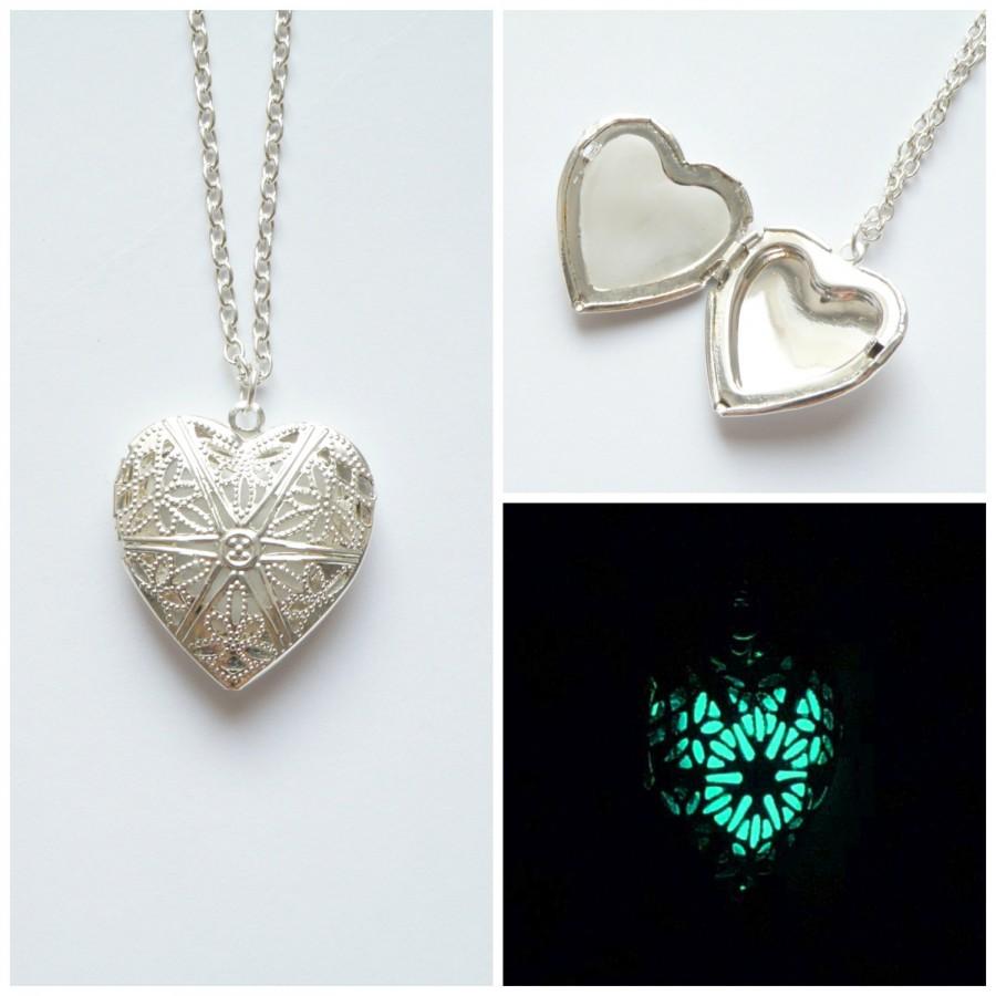 زفاف - Heart locket pendant Glowing in the dark Photo Frame necklace Bridesmaid pendant Anniversary gift Personalized couple Glowing heart pendant