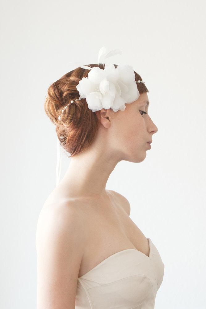Hochzeit - Vintage Beauty - Bridal Hair piece