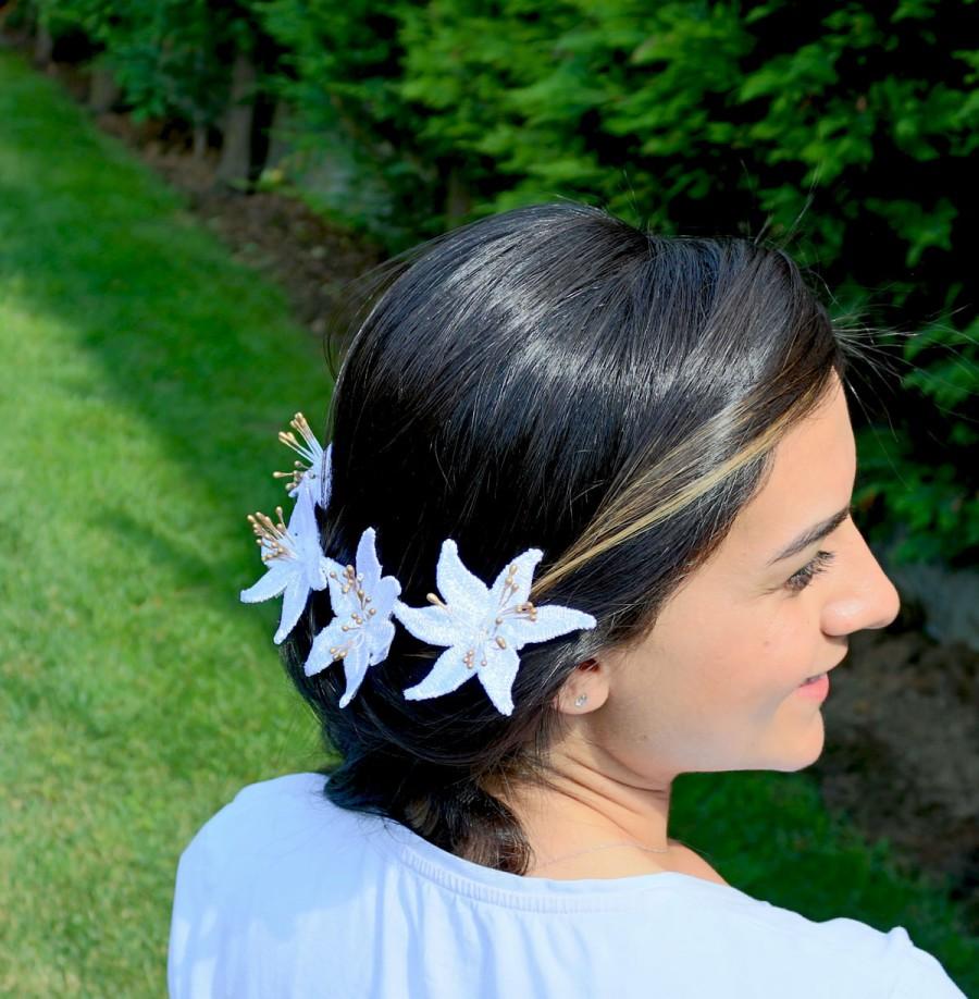 Hochzeit - Bridal Hair Flower Pins, White Lace Applique, Gold Stigma Set of 3. Handmade