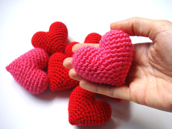 زفاف - Pink Amigurumi Crochet Heart - Set of 2, Cake topper