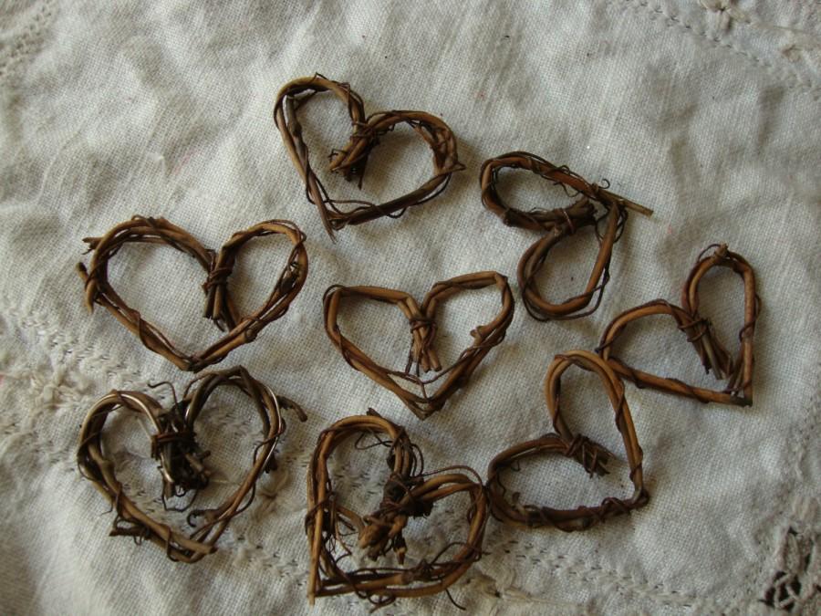 Mariage - Grapevine hearts twigs embellishments Rustic wedding mini twig 1" hearts wedding craft supplies rustic natural home decor branches sticks