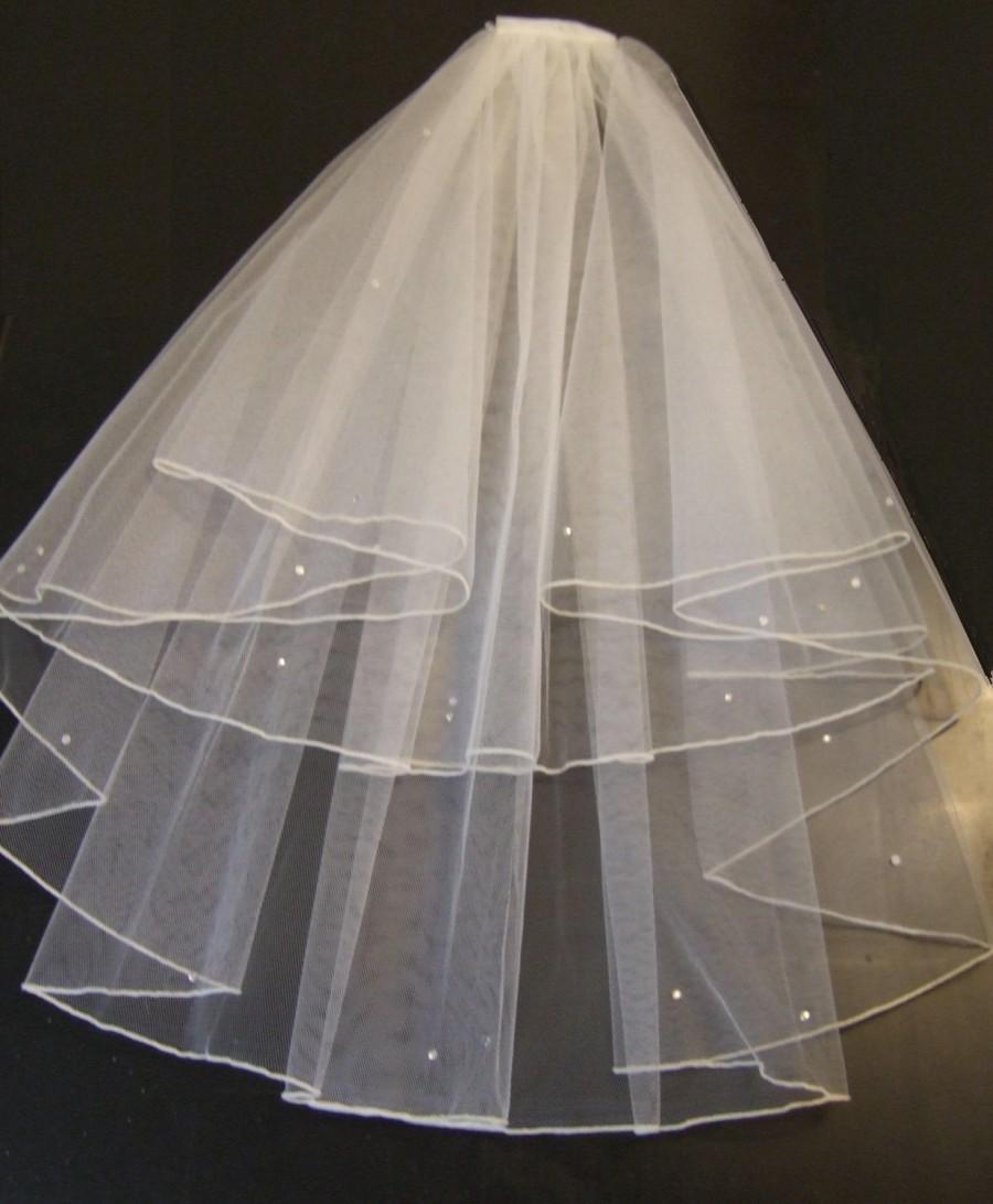 Свадьба - 2 Tier Shoulder Length Veil- 15" 20". PENCIL EDGE Bridal Veil,weddingVeilHen night veil, Holy communion Veil with detachable comb