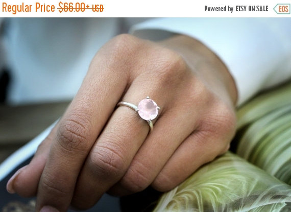 Mariage - Black Friday Sale - love ring,rose quartz ring,pink quartz ring,pink ring,rose quartz jewelry,round prong stone ring,gemstone ring