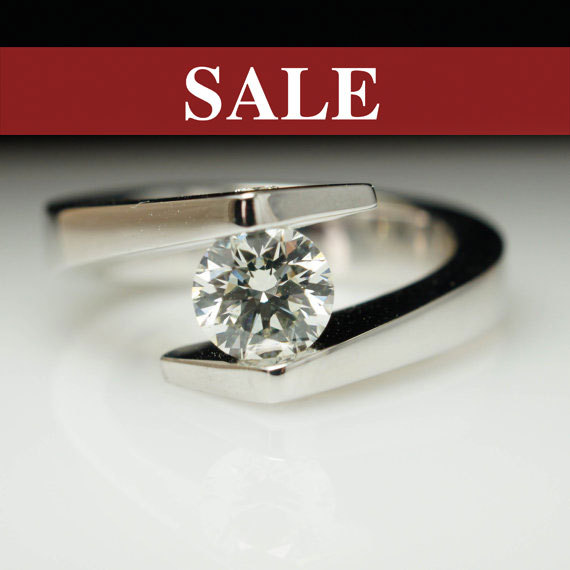 زفاف - SALE - Vintage .90cttw Tension Set Round Brilliant Cut Diamond Engagement Ring in 14k White Gold - Size 6