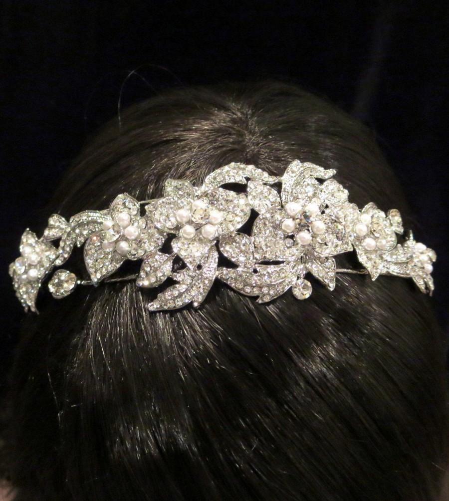 Hochzeit - Bridal headband, Rhinestone and pearl headband, Wedding headpiece, Bridal tiara, Flower and leaf headband