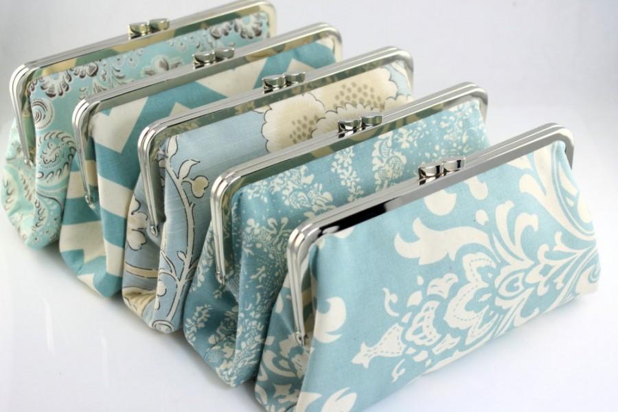 Mariage - Dusty Blue Bridesmaids Gifts / Damask Wedding Clutches / Wedding Clutch Purses - Set of 4