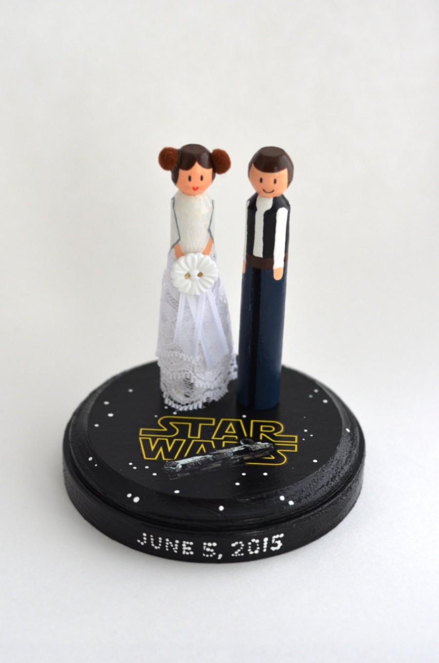 Hochzeit - In a Galaxy Far, Far Away Star Wars Themed Wedding Cake Topper