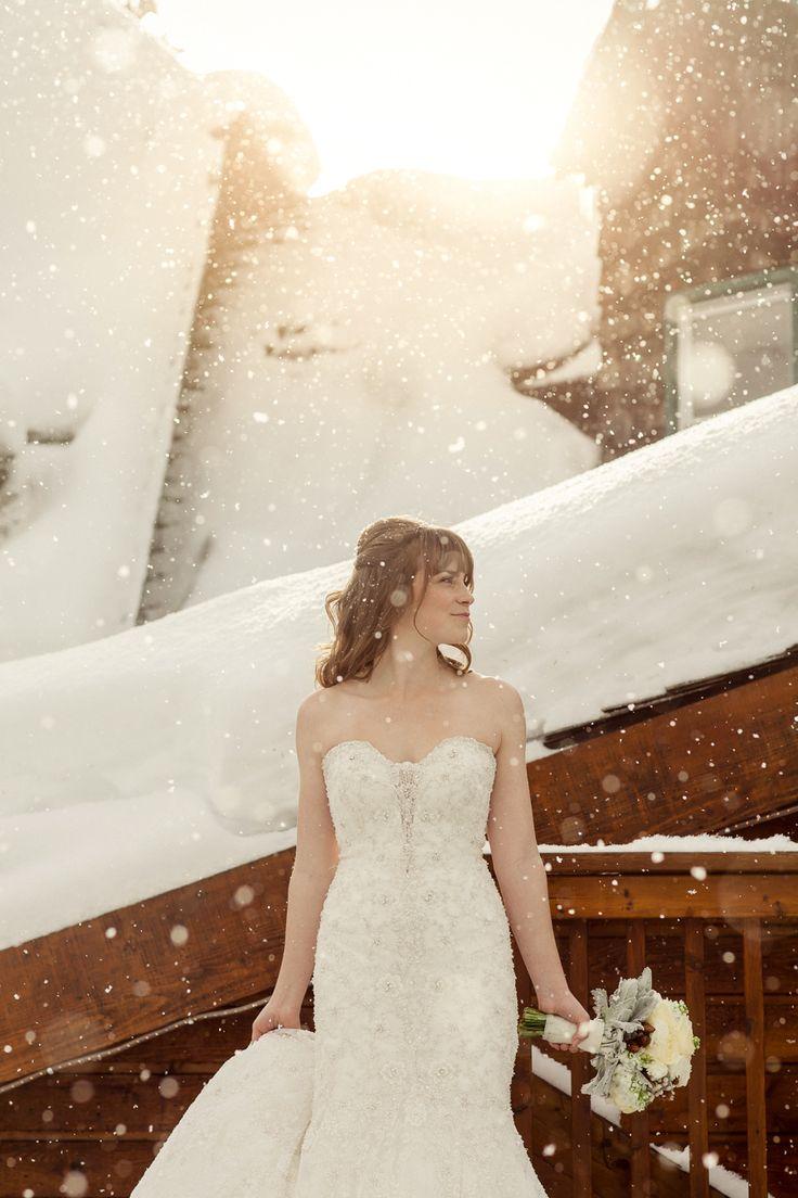 Свадьба - Cozy Winter Wedding At Lake Louise