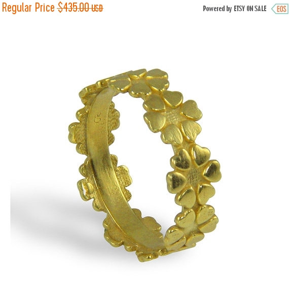 Mariage - Black Friday SALE - Hearts Flowers , Wedding Band , Flower Wedding Ring , Yellow Gold , Flowers Ring , Wedding Ring , Hearts Wedding Band ,