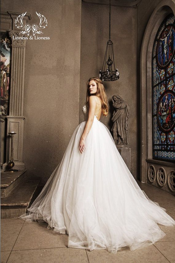 Mariage - Ball Gown Wedding Dress. Tulle Wedding Dress. Wedding Dress. Bridal Dress. Princess Wedding Dress