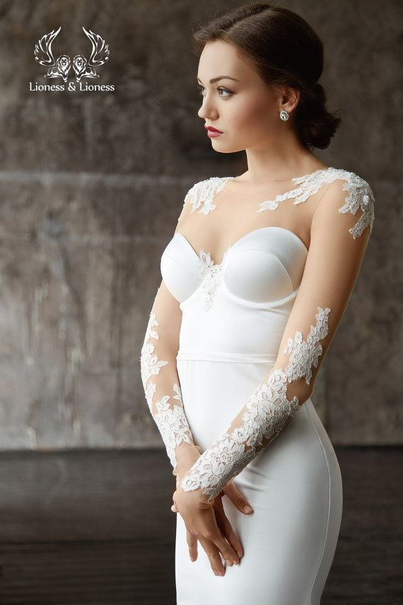 Mariage - Wedding Dress. Wedding Dress With Sleeve. Sexy Wedding Dress. Wedding Gown. Lace Wedding Dress With Sleeve