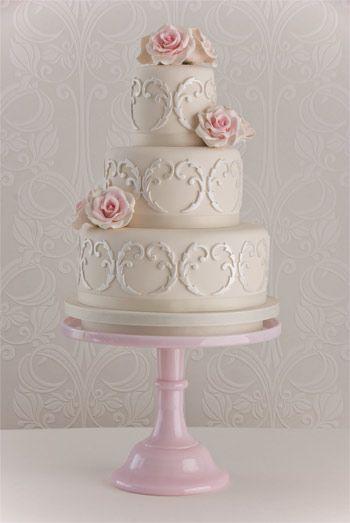 Hochzeit - Filigree Rose Wedding Cake