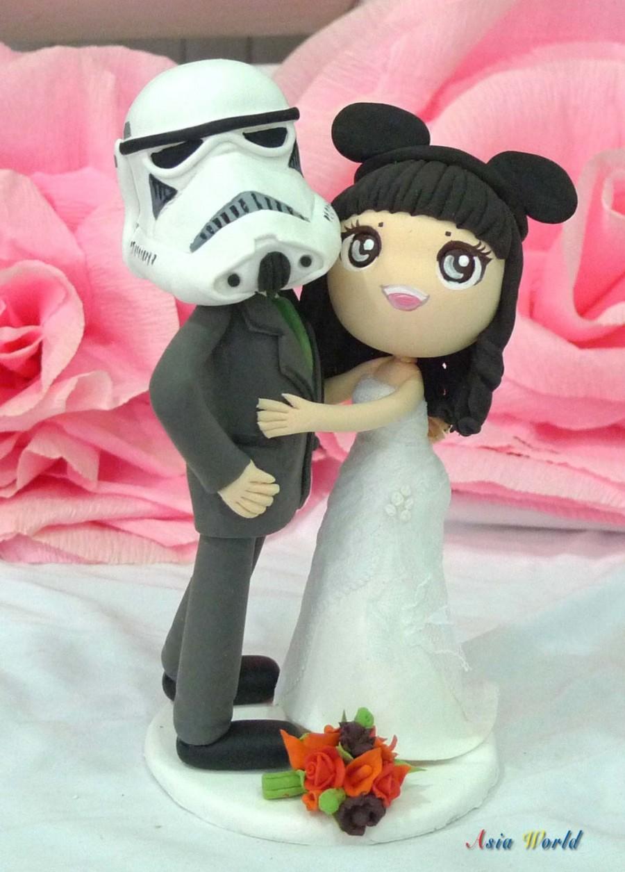 Mariage - Star War wedding cake topper clay doll, star war Trooper groom and Minnie bride clay figurine, engagement clay miniature decor, ring holder