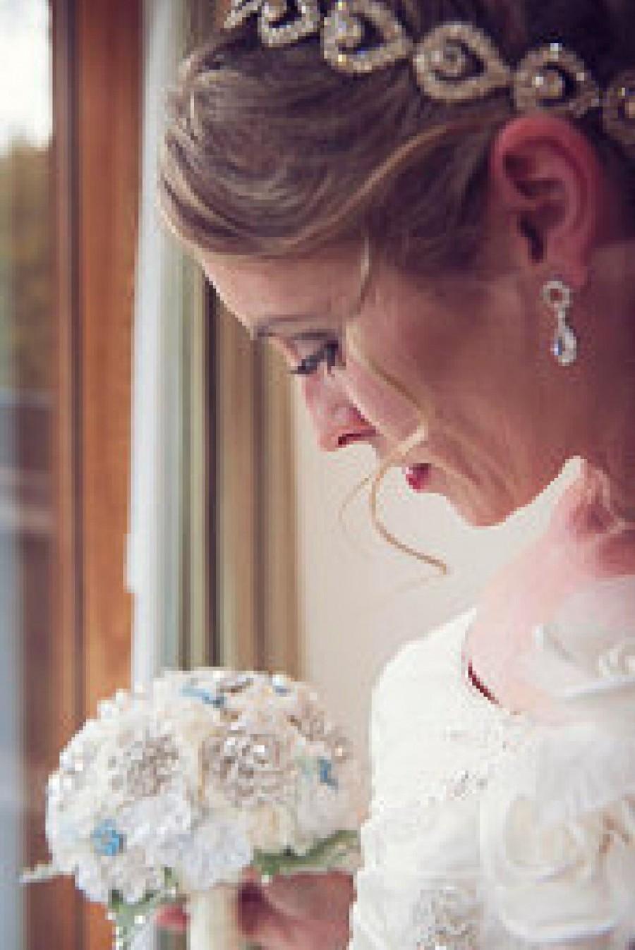 Свадьба - Crystal Bridal Tiara, Crystal Crown, Rhinestone Headband, Hair Wreath, Silver Headpiece, Gold Hair Jewelry, NIKITA