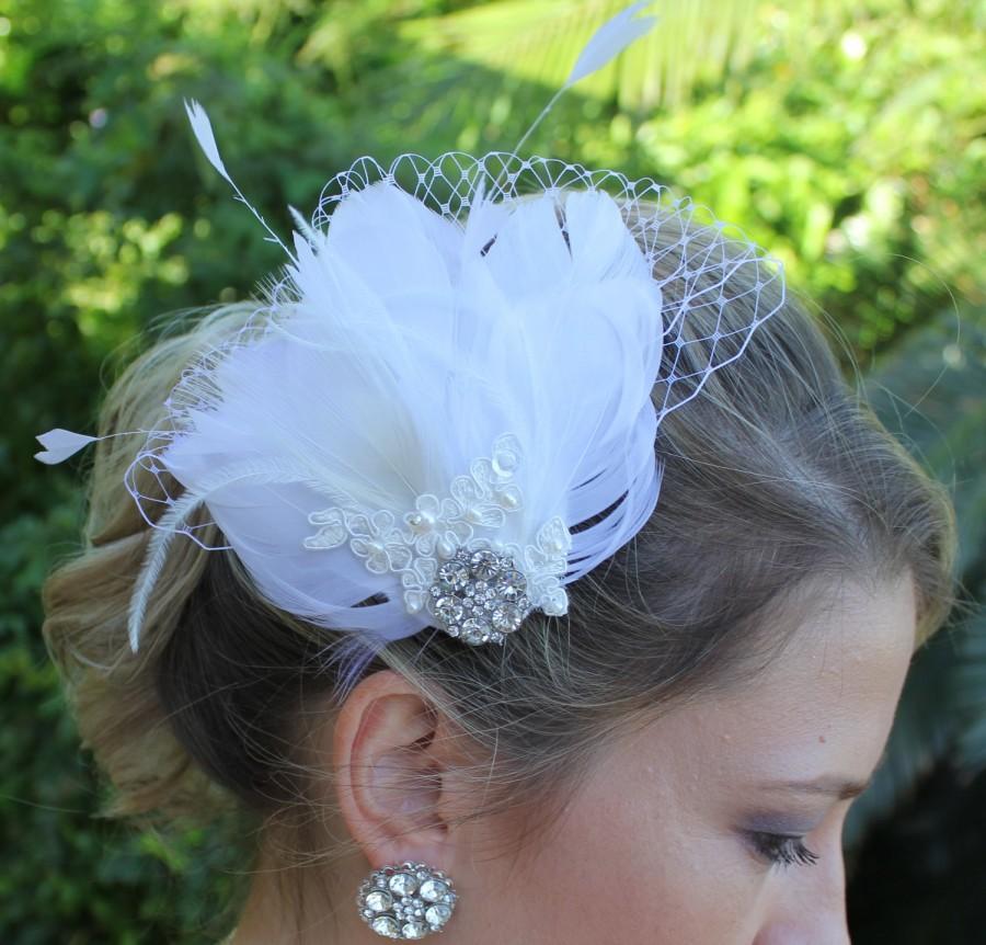 Свадьба - Bridal Feather Fascinator, Wedding Fascinator, Bridal Head Piece, Bridal Head Wear, Bridal accessories, EMILY