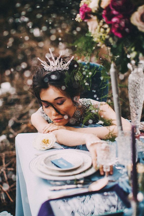 Свадьба - Allunda - Quartz Crystal Crown, Unusual Tiara For A Bride, Bridal Statement Head Piece, Bridal Hair Accessory, Game Of Thrones Inspired
