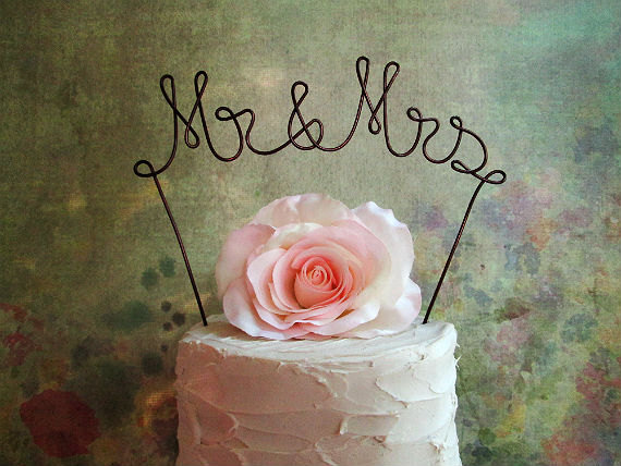 Hochzeit - Mr & Mrs Wedding Cake Topper Banner - Rustic Wedding Cake Topper, Shabby Chic Wedding Cake Decoration, Personalized Wedding Cake Topper