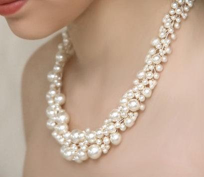 Свадьба - Wedding Pearl Necklace "Pearly Girly Necklace"