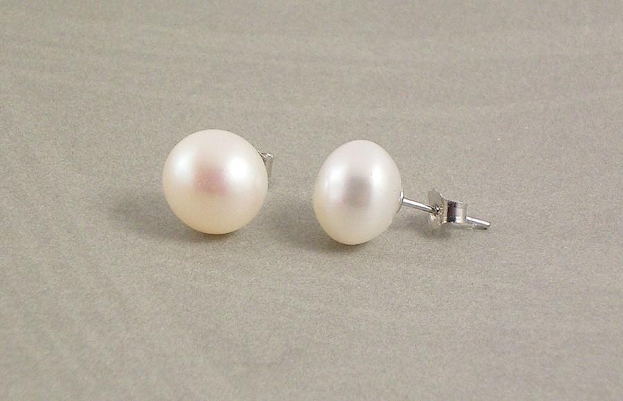 Mariage - Button Freshwater Pearl Stud Earrings, 8.5 mm Freshwater Pearl