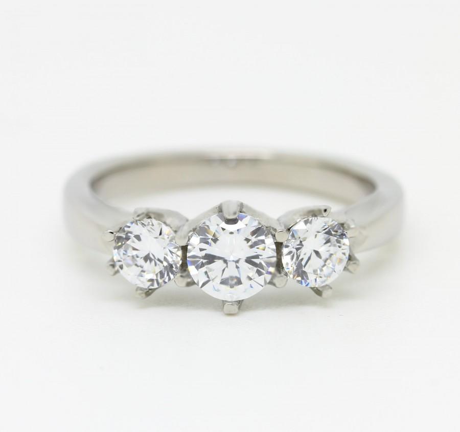 Mariage - ON SALE! Vintage style 3 stone trilogy ring with Lab diamonds - engagement ring - wedding ring