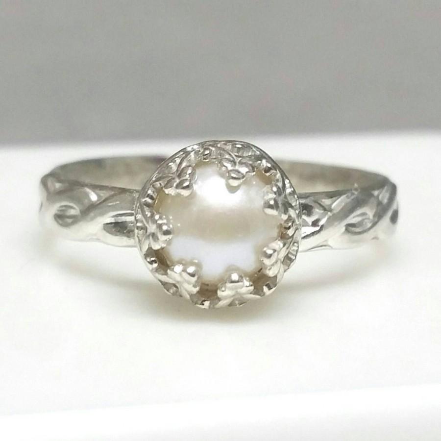 زفاف - Pearl Ring, Sterling Silver Pearl Ring, Celtic Band, Non Traditional Engagement Ring Crown Ring, June Birthstone Size 6 Ring, Maggie McMane