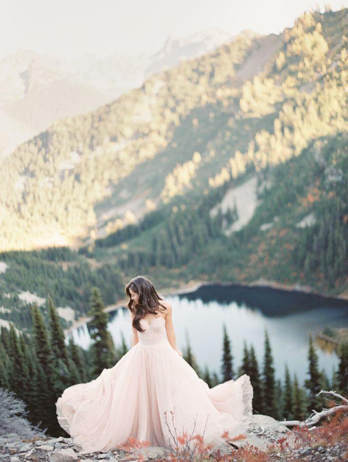 Свадьба - Fall Seattle Wedding   Romantic Newlywed Session At Cascade Mountains