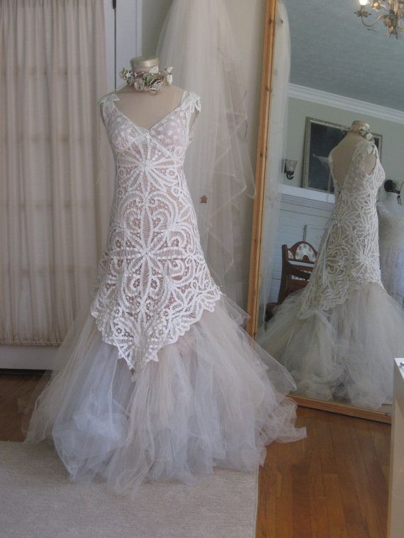 Mariage - Mermaid Tulle Antique Lace Wedding Gown