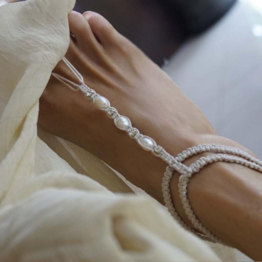 Свадьба - Beach Wedding Barefoot Sandals, Pearl & Rhinestone Barefoot Sandals, Gladiator Style Sandals, Glamor Anklet, Ivory/Creme and White, 1 Pair