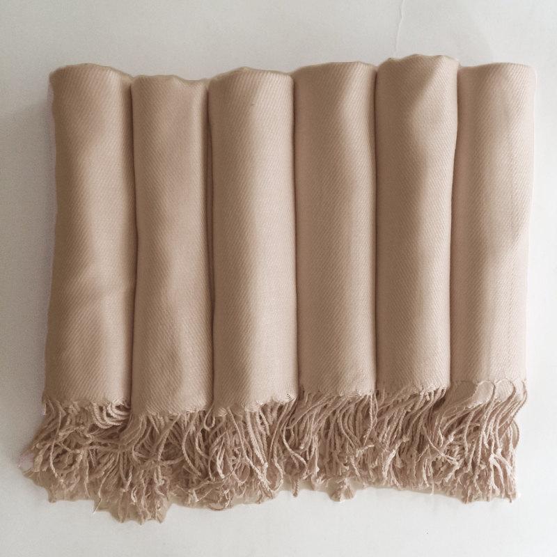 Mariage - Pashmina shawl in Champagne-Light Gold - Bridesmaid Gift, Wedding Favor - Monogrammable
