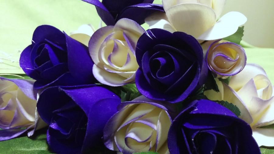زفاف - Half Open Wooden Rose Bouquet - One dozen